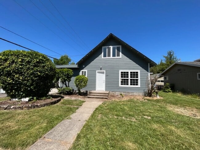 Building Photo - Half off first full month! 2 Bedroom 1 Bat...