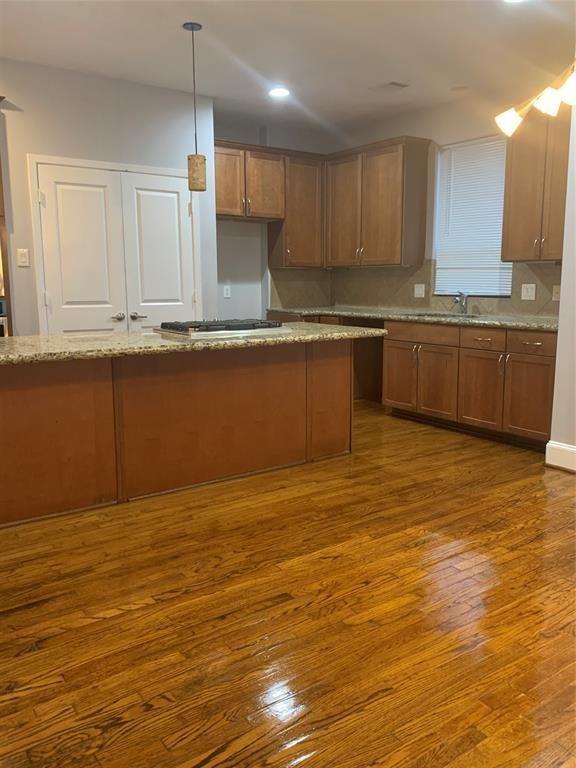 Foto principal - 706 Live Oak St