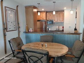 Building Photo - 203 E Meadow Mile