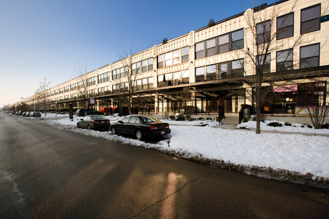 Foto del edificio - 1070 W 15th St