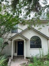 Building Photo - 2818 Par Ln