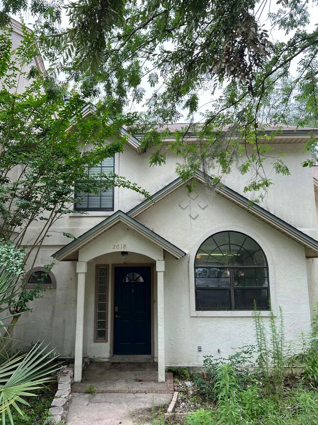 Building Photo - 2818 Par Ln