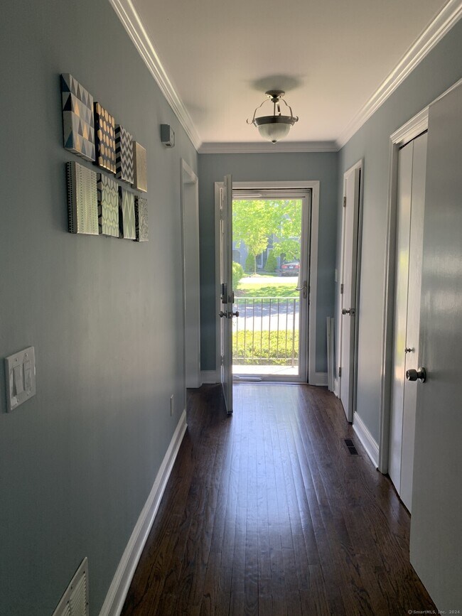 Foto del edificio - 90 Fawn Ridge Ln