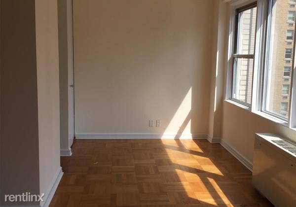 Building Photo - 301 W 46th St