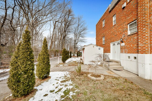 Foto del edificio - 12450 Knights Rd
