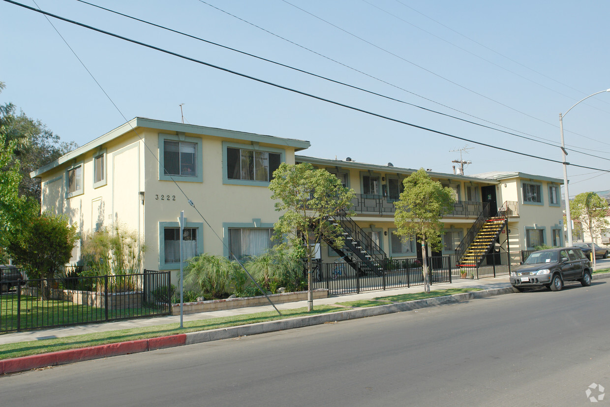 Primary Photo - 3222 Hollydale Dr