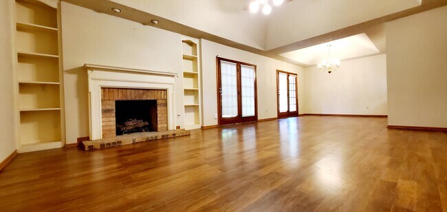 Building Photo - 1536 Creekside Dr