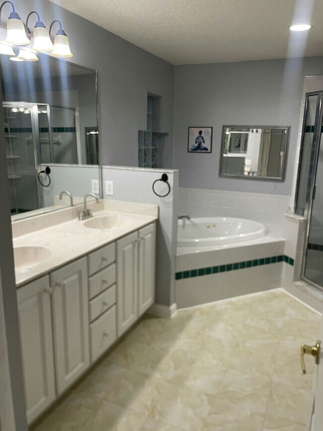 Foto del edificio - 6018 Gentle Ben Cir