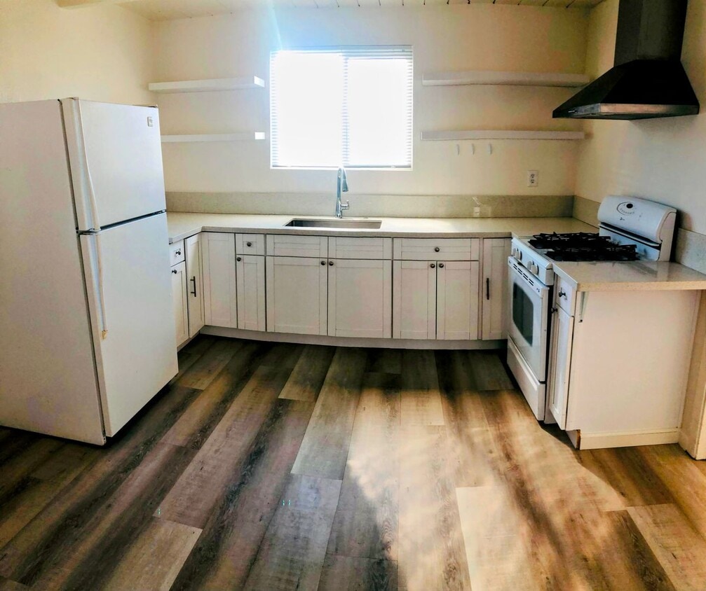 Foto del edificio - 14028 Konocti St