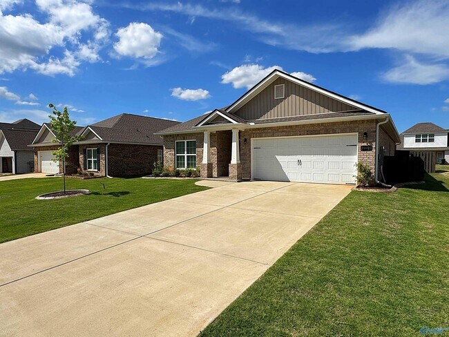 Building Photo - 29419 Canoe Cir NW