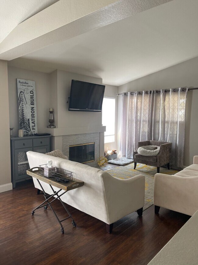 Building Photo - Move-in Special!!  Temecula 3 Bd 2 ba sing...