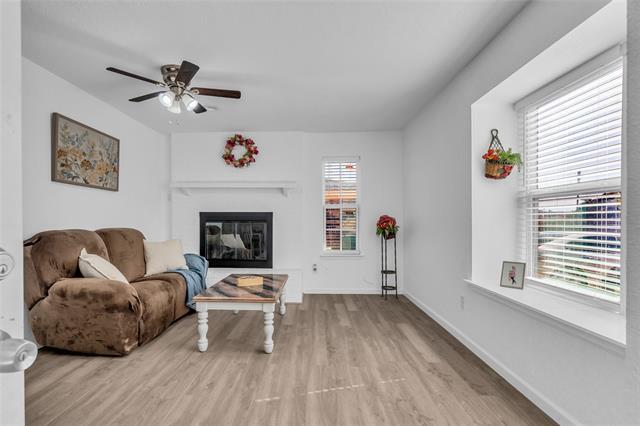 Foto del edificio - 1319 Parkway Ct