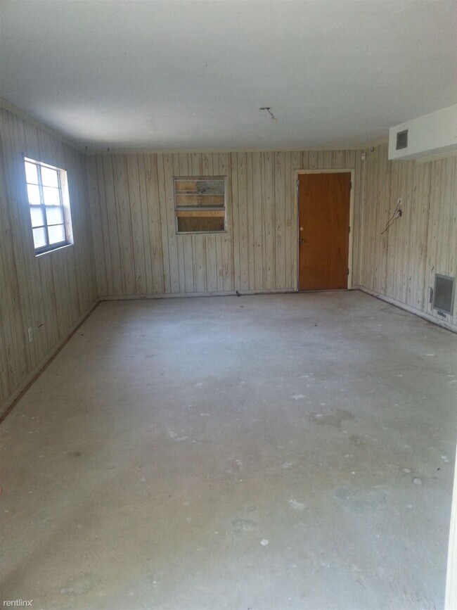 Building Photo - 3 br, 1.5 bath House - 815 SE 20th St