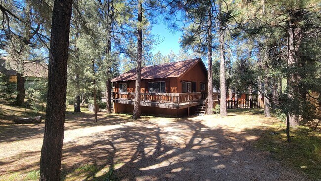 Building Photo - 2-Bedroom, 1.5-Bath Mountain Hideaway