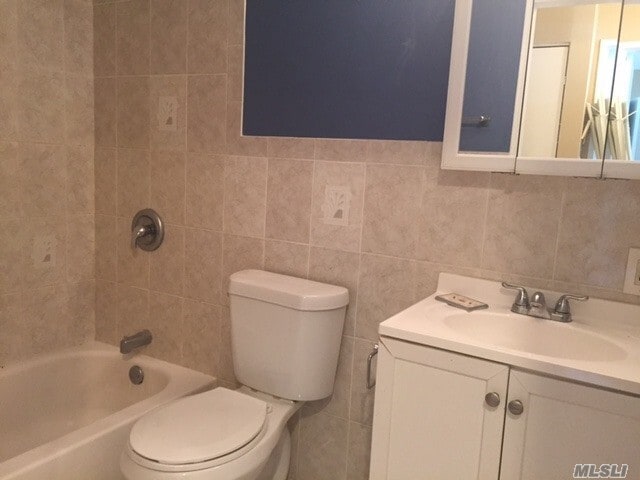 Building Photo - 89 Storm Dr