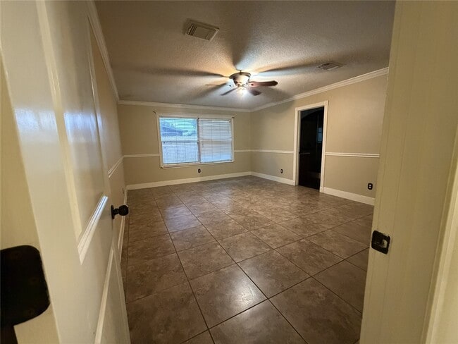 Foto del edificio - 7811 Fall Glen Dr