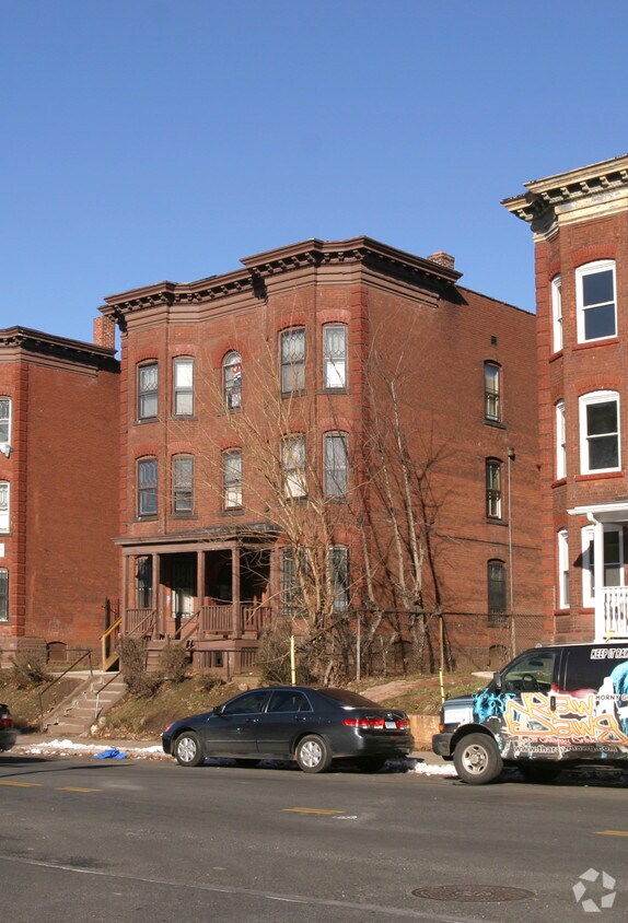 Foto del edificio - 896-898 Park St