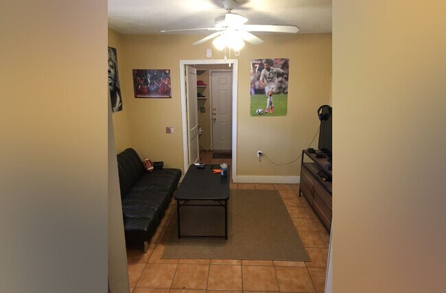 Foto del edificio - 2422 32nd St