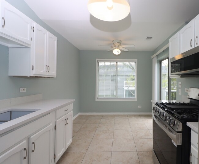 Building Photo - 1520 Commodore Ln