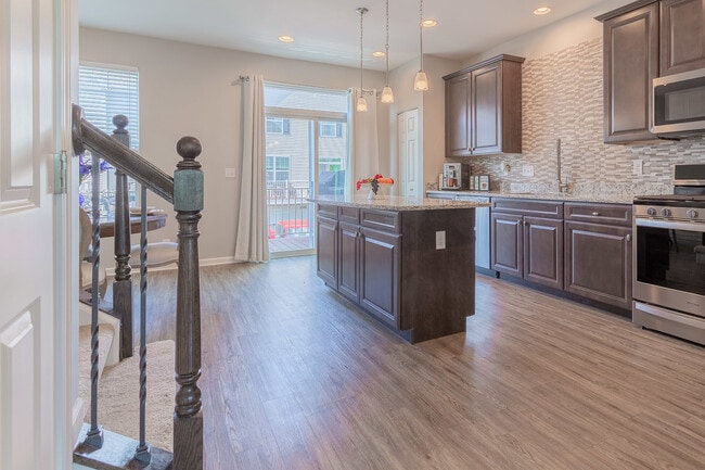 Foto del edificio - 1609 Deer Pointe Dr