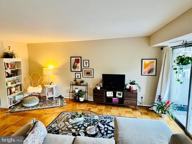 Foto del edificio - 9039 Sligo Creek Pkwy