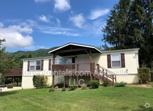 Building Photo - 64 Sayles Town Rd