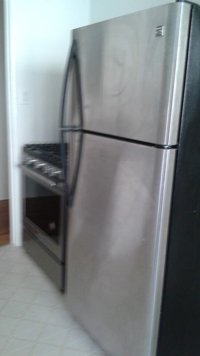 Foto del edificio - 317 N Gardner St