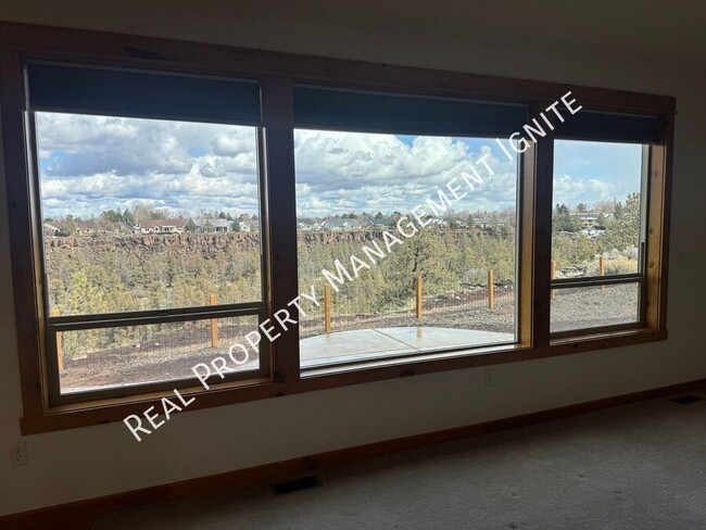 Foto del edificio - 3 Bedroom Home with Office-Huge Canyon Views