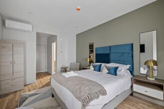 Building Photo - 89 Cottage St