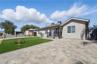 Building Photo - 8142 Vantage Ave