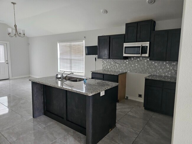 Foto del edificio - 5412 Capilla St