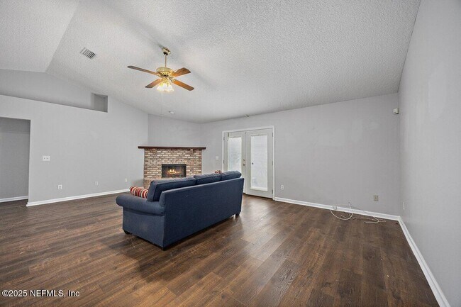 Foto del edificio - 4325 Spoon Hollow Ln