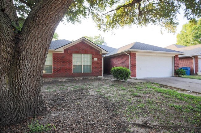 Building Photo - 1306 Village Ct Blvd