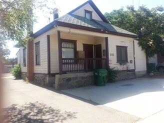 Primary Photo - 215 River Rock St