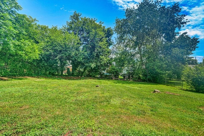 Building Photo - Charming Brick Ranch- Roanoke County