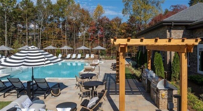 Photo - 900 Mountaintop Ave House