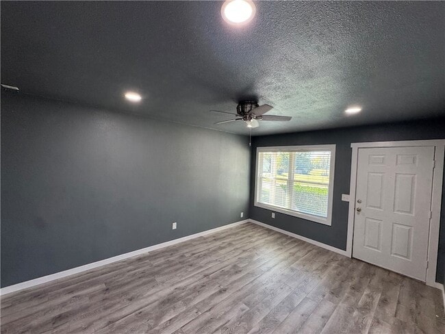 Photo - 70 N Hunter St House