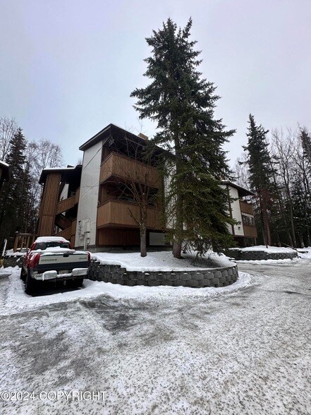 Foto del edificio - 450 E 56th Ave