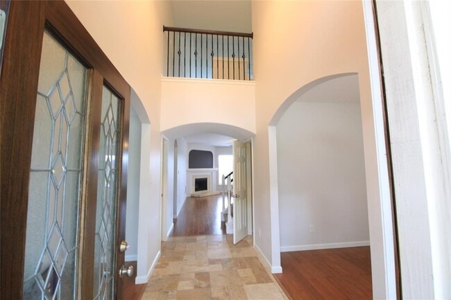 Building Photo - 5206 Summerside Dr