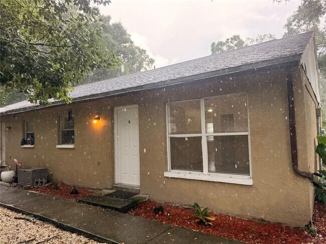 Foto del edificio - 9406 N Hartts Dr