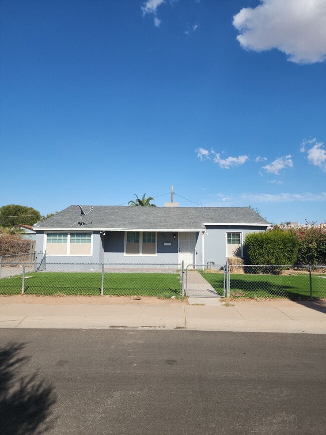 "Affordable and Charming 4-Bed Oasis with ... - "Affordable and Charming 4-Bed Oasis with ... Apartment
