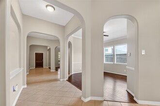 Building Photo - 3226 W Trail Dr