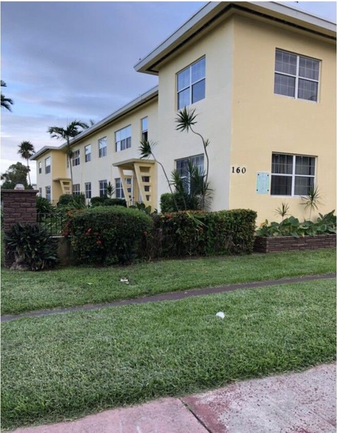 Foto principal - 160 S Shore Dr