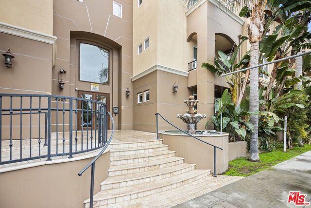 Foto del edificio - 4568 W 1st St