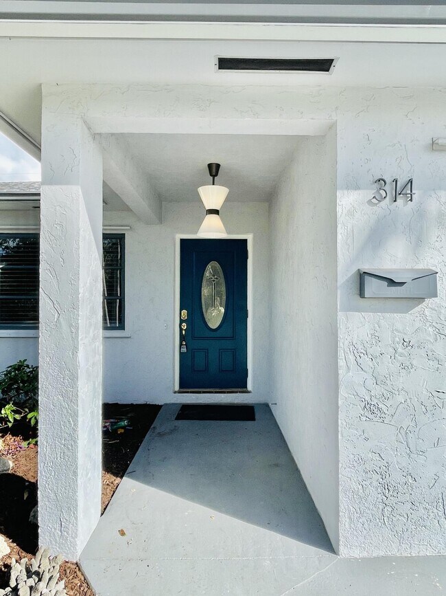 Building Photo - 314 Cornell Dr