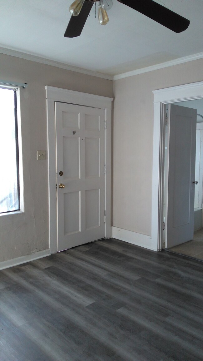 Building Photo - 3359 Linden Ave