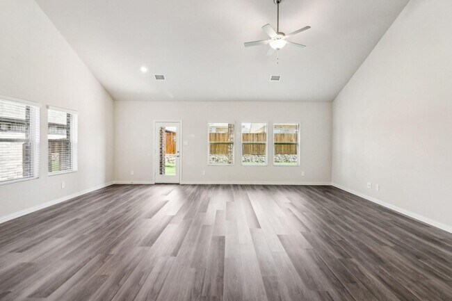 Foto del edificio - 701 Easthill Dr