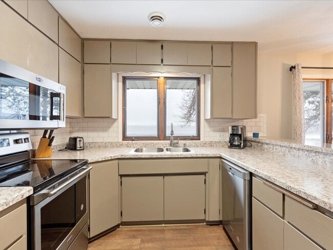 Foto del edificio - 3 Bedroom House on Mille Lacs Lake - All U...