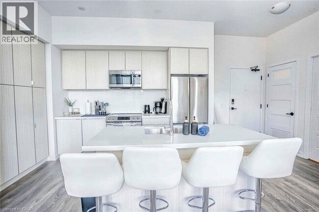 Building Photo - 415 Sea Ray Ave