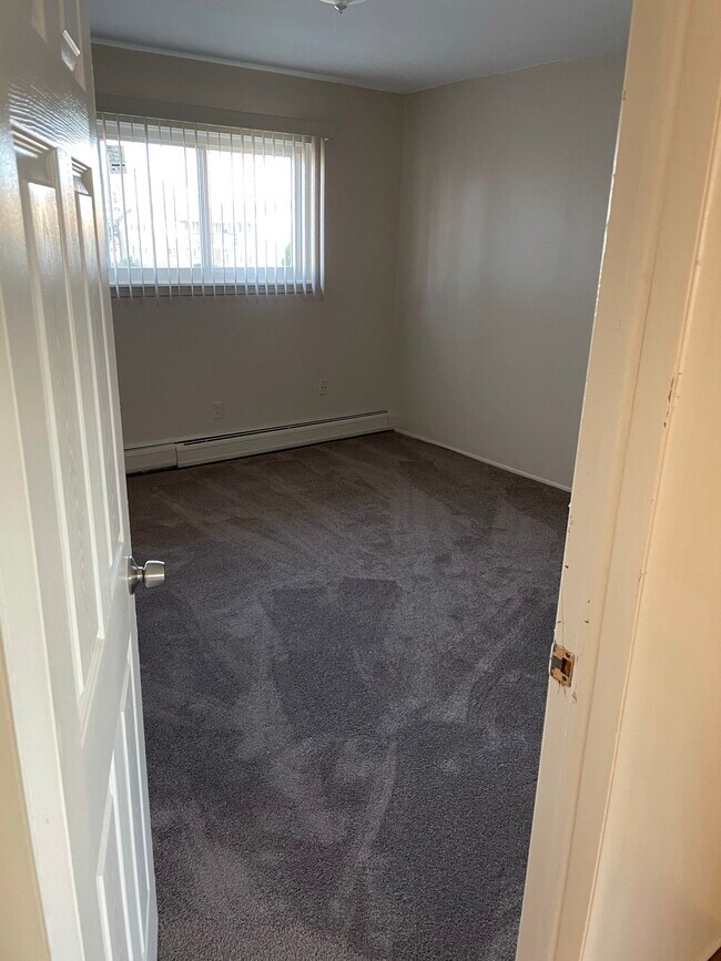 2nd Bedroom - 25337 S Montmartre Ct
